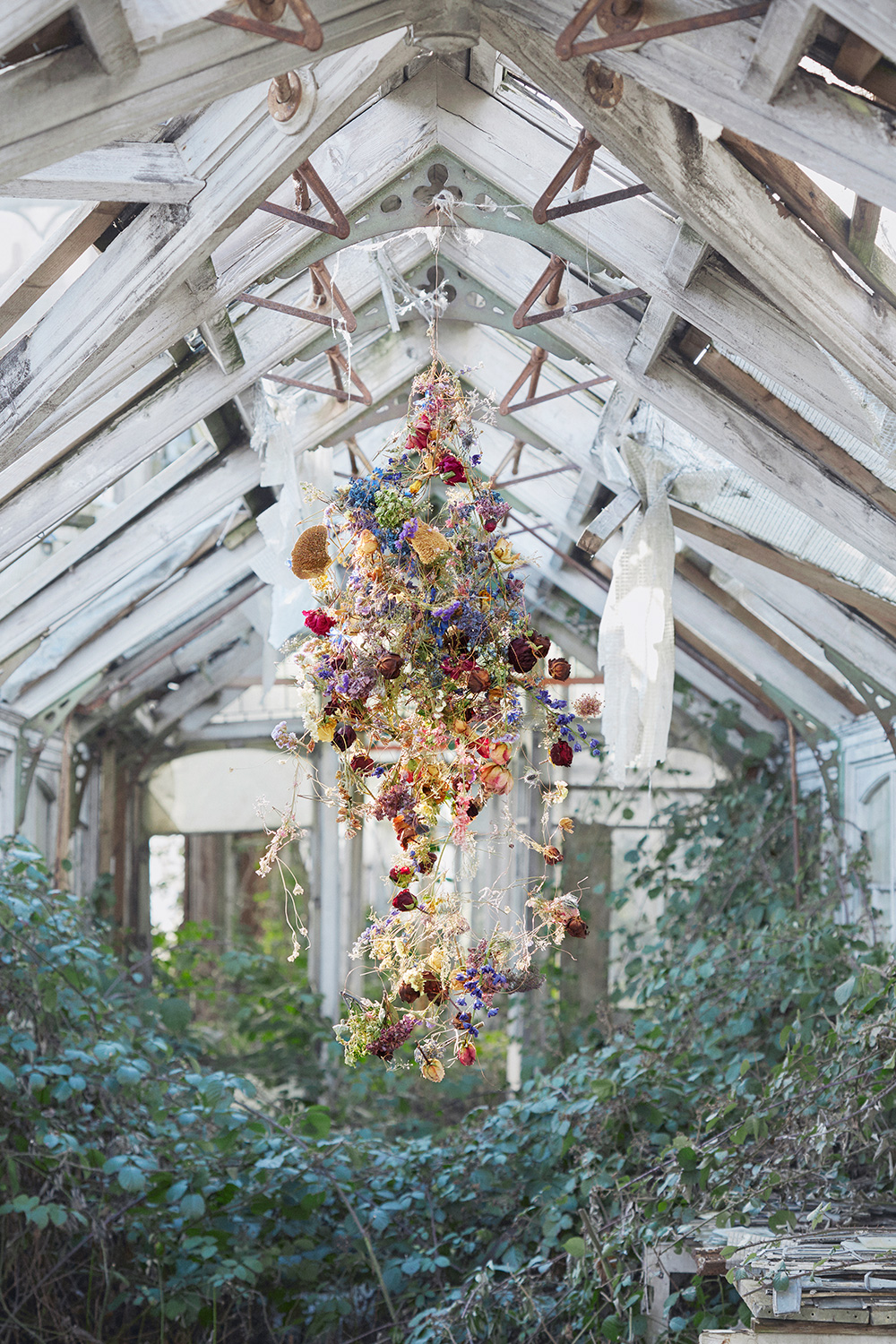 Rebecca Louise Law: Painting on Air