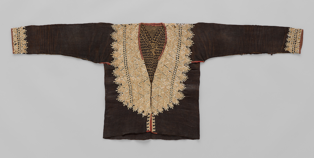 Woman’s blouse (albong takmun), approx. 1850–1920. Philippines; Mindanao. Abaca, shell, cotton, and bast fiber. Asian Art Museum of San Francisco, Museum purchase, 2014.42. Photograph © Asian Art Museum of San Francisco