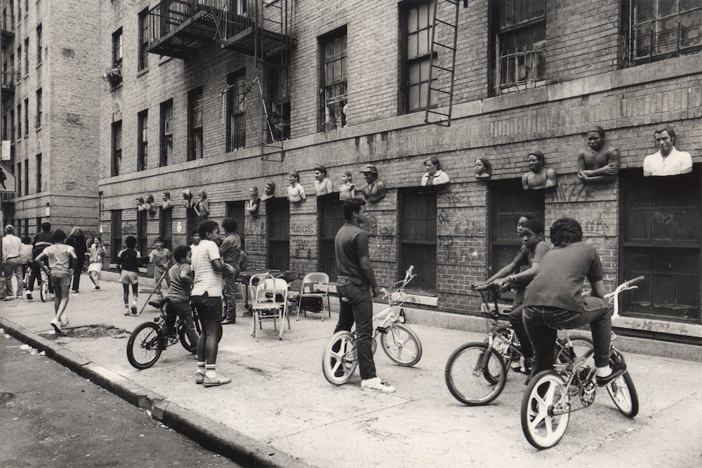  Line of casts by John Ahearn and Rigoberto Torres on Walton Avenue. Photograph by Ivan Dalla Tana