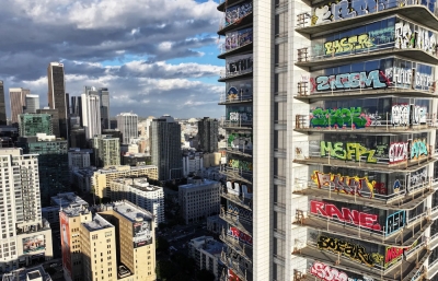Los Angeles Skyscraper Development Covered in Graffiti and Changes the Landscape